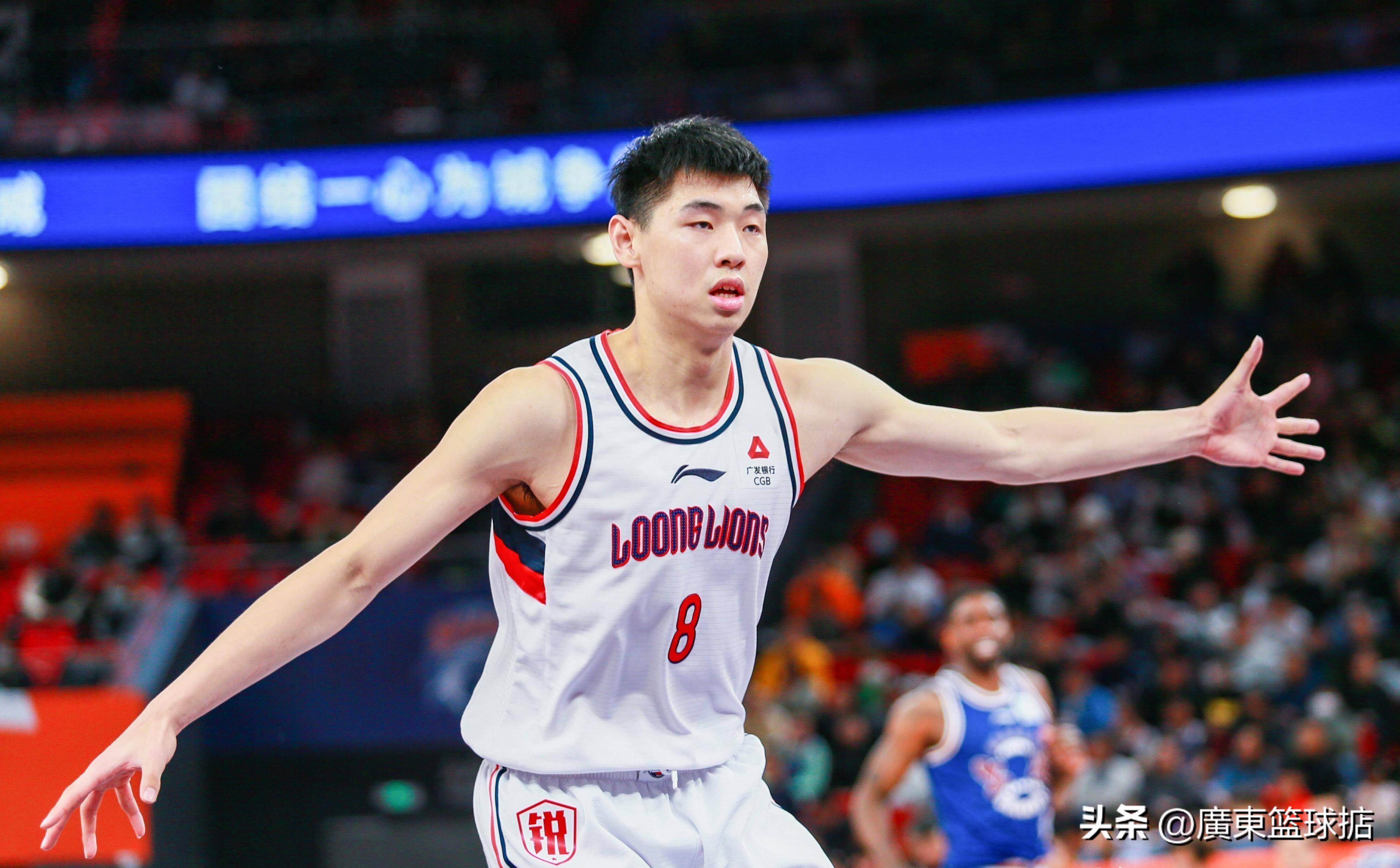 深圳男篮发布备战花絮,窗口期刷新队史纪录,CBA季后赛任务艰巨,资深球员宣示担当的简单介绍 深圳男篮发布备战花絮,窗口期刷新队史纪录,CBA季后赛任务艰巨,资深球员宣示担当的简单介绍