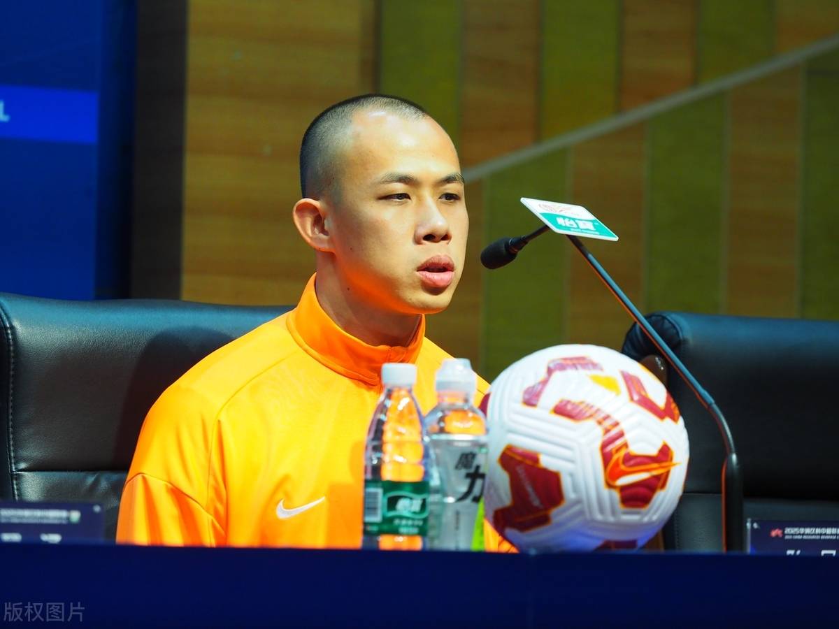 关于今晨山东泰山备战英超,篮板制胜细节曝光,引发热议,赛季目标并未改变的信息 关于今晨山东泰山备战英超,篮板制胜细节曝光,引发热议,赛季目标并未改变的信息