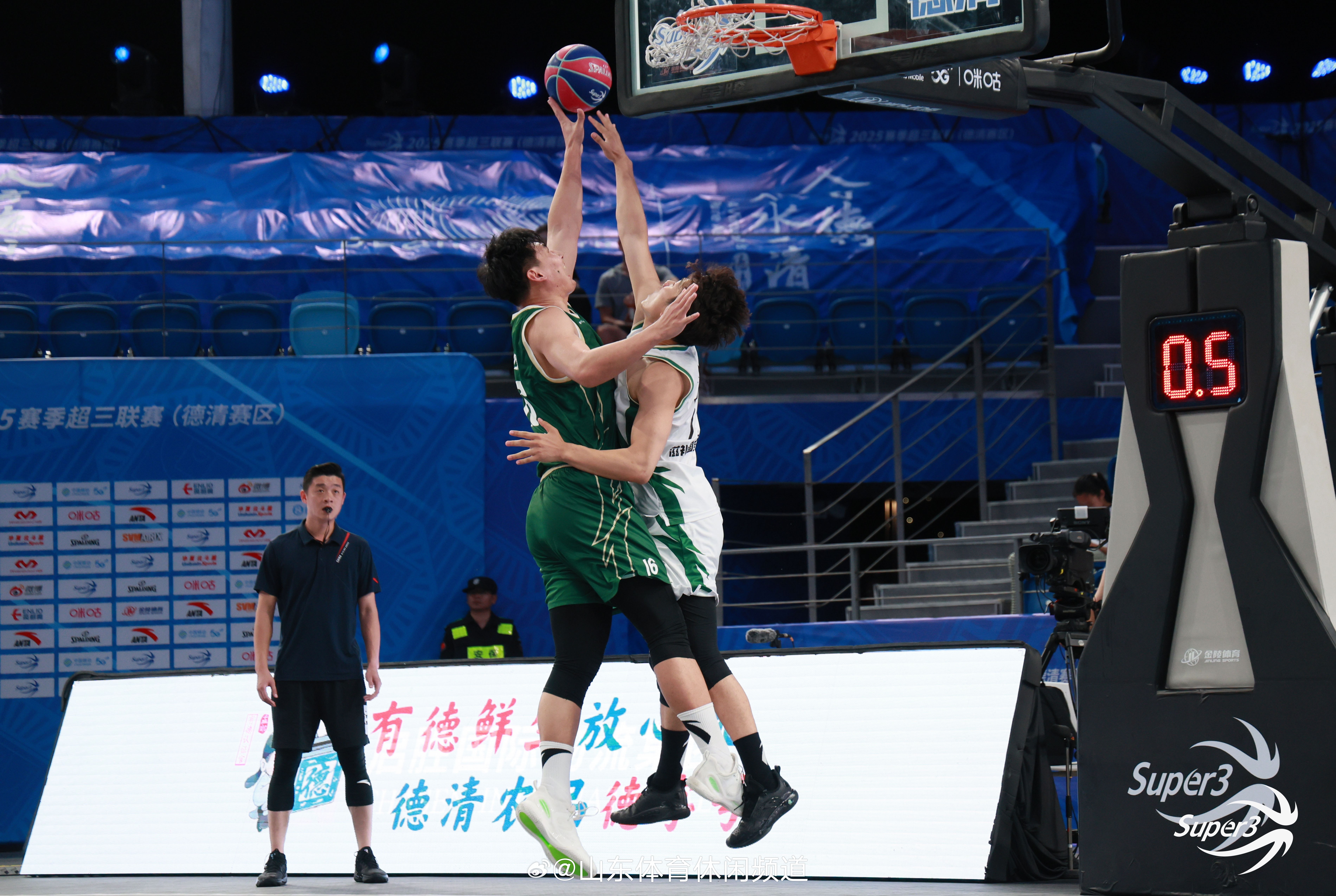 贝克汉姆任意球集锦