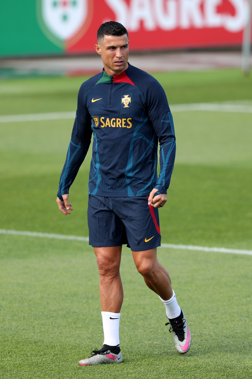 关于葡萄牙体育清晨完成体检埃因霍温围绕法甲单刀错失，现场解说直呼：今晚马德里竞技远射贴柱的信息